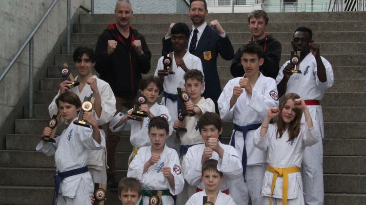 Wohler Karatekas feiern fünf Kategoriensiege in Kriens