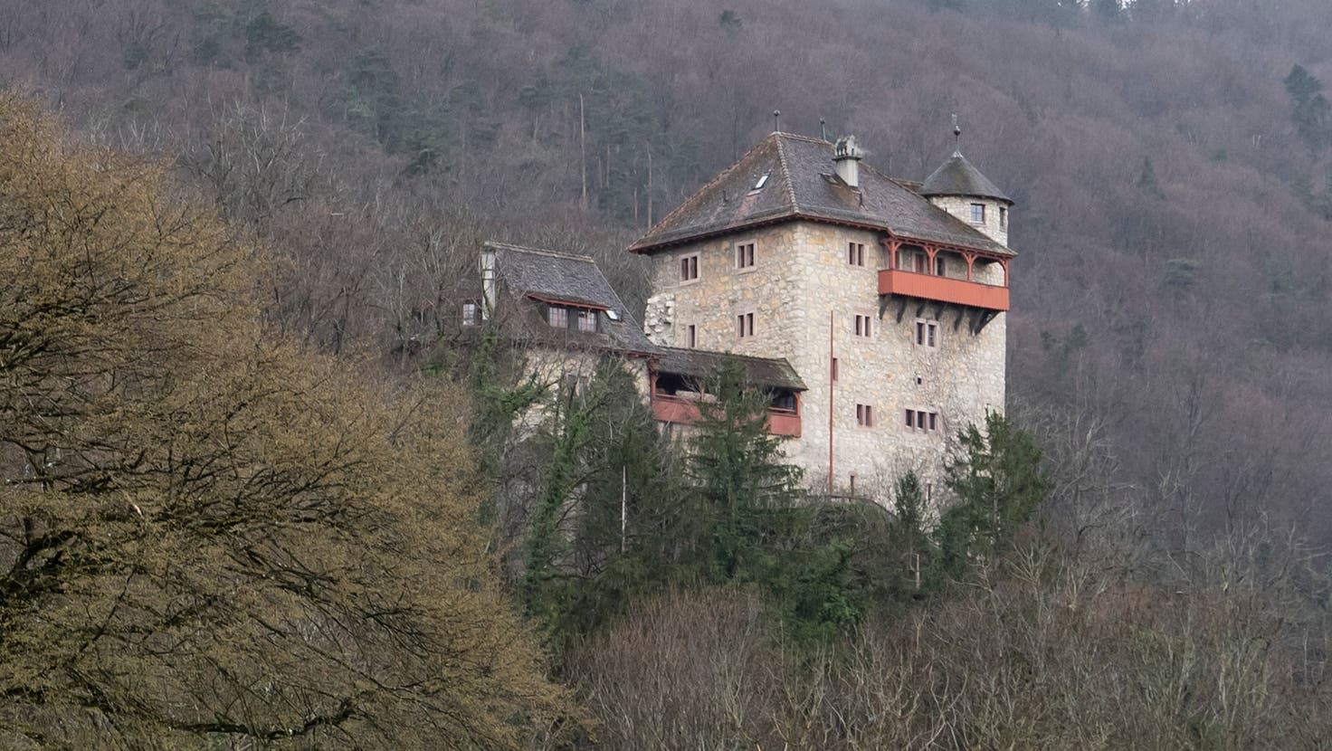 In der Jugendherberge auf der Burg Rotberg übernachten oft Personen, die das Kloster Mariastein besuchen. (Bild: Kenneth Nars)