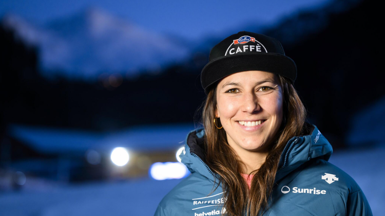 Eine Saison mit Hochs und Tiefs: Trotz schwierigen Momenten konnte Wendy Holdener mit den ersten Slalomsiegen und zwei WM-Medaillen grosse Erfolge feiern. (Bild: Keystone)