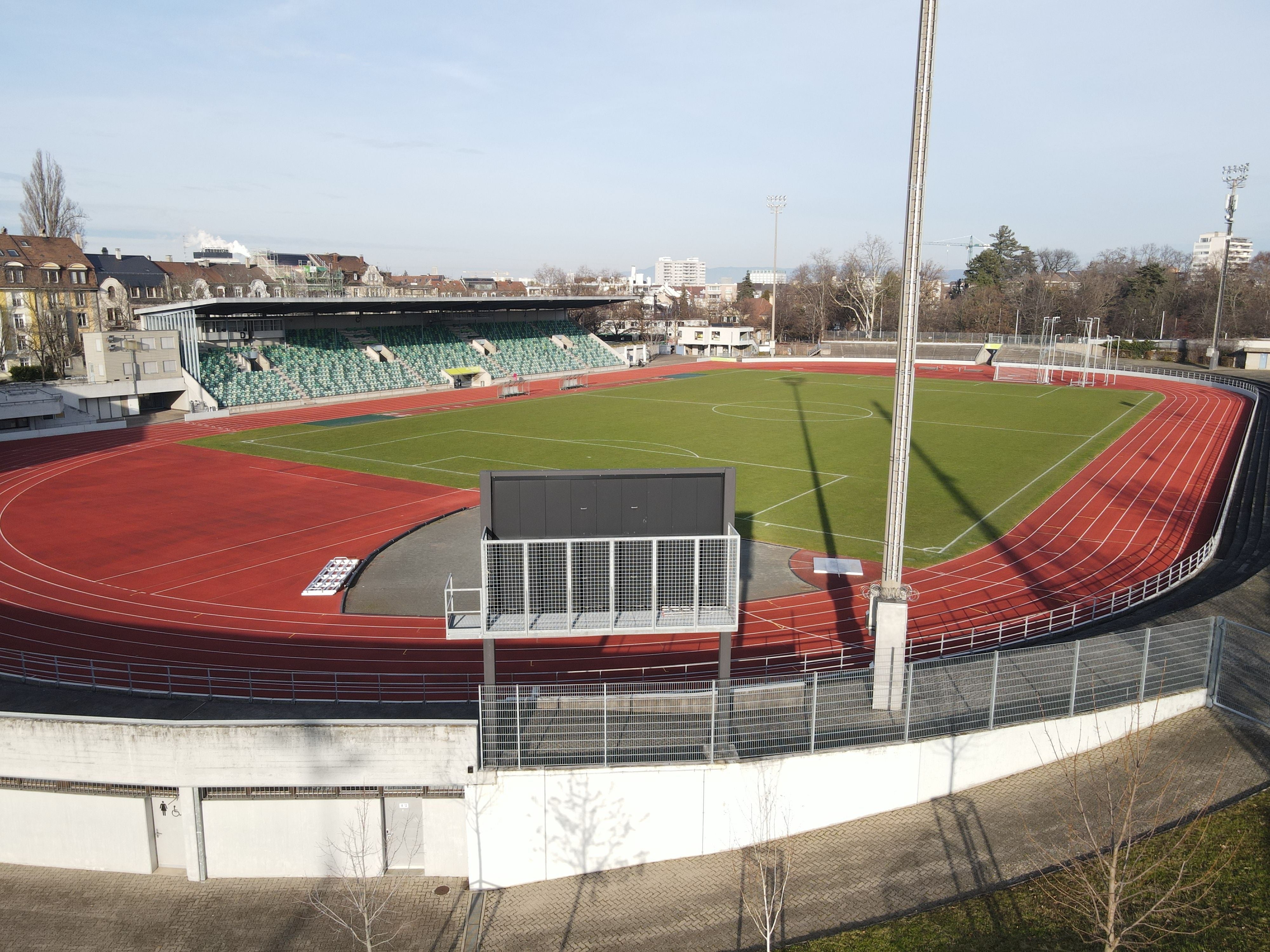 Nach Platzverweis: Fussballspielerinnen Gehen Aufeinander Los