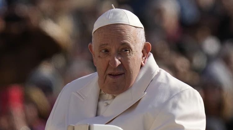 Papst Franziskus musste ins Krankenhaus gebracht werden. (Alessandra Tarantino / AP)