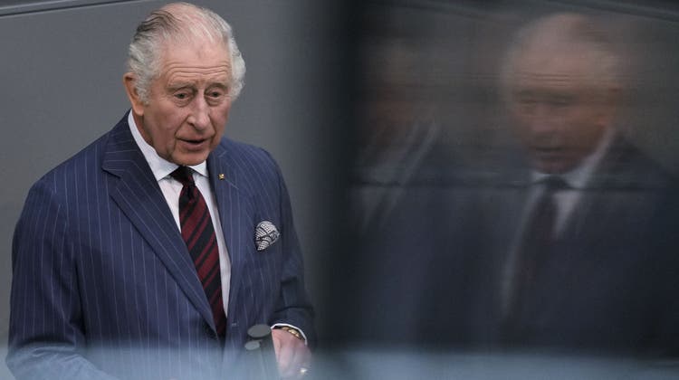 Der Monarch zu Gast bei Freunden: Der britische König Charles III. am Donnerstag bei seiner Ansprache im Deutschen Bundestag. (Bild: Markus Schreiber/AP)