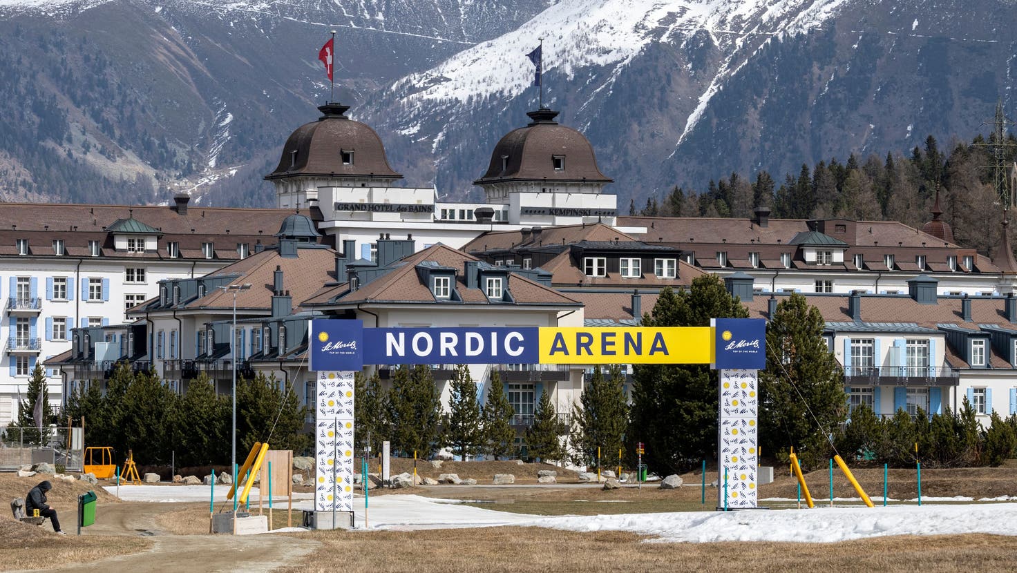 Hier könnten die Olympischen Spiele stattfinden? Blick auf St. Moritz mit der Nordic Arena. (Alex Spichale)