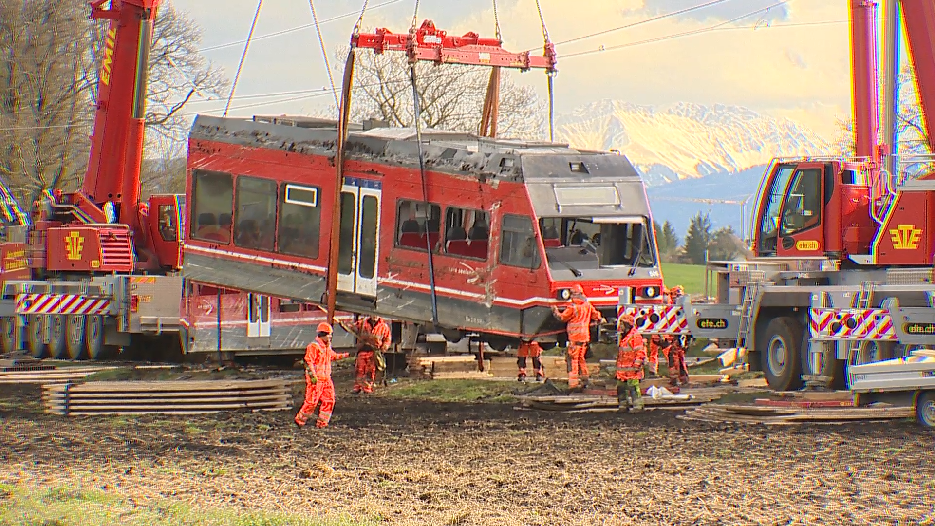 Bern: Entgleister Zug In Lüscherz Geborgen