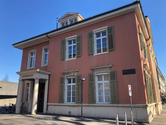 Das Bezirksgericht Aarau.