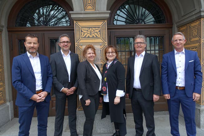 Der wiedergewählte Verwaltungsrat (von links): Markus Christen, Urs Aschwanden, Angela Dillier-Gamma, Manuela Cathry, Toni Epp, Peter Perren.