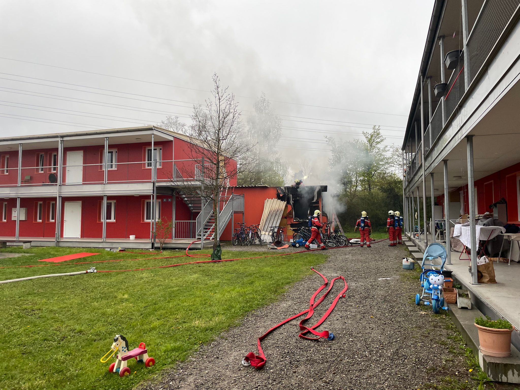 Feuer In Zürcher Asylunterkunft – 70 Bewohner Evakuiert