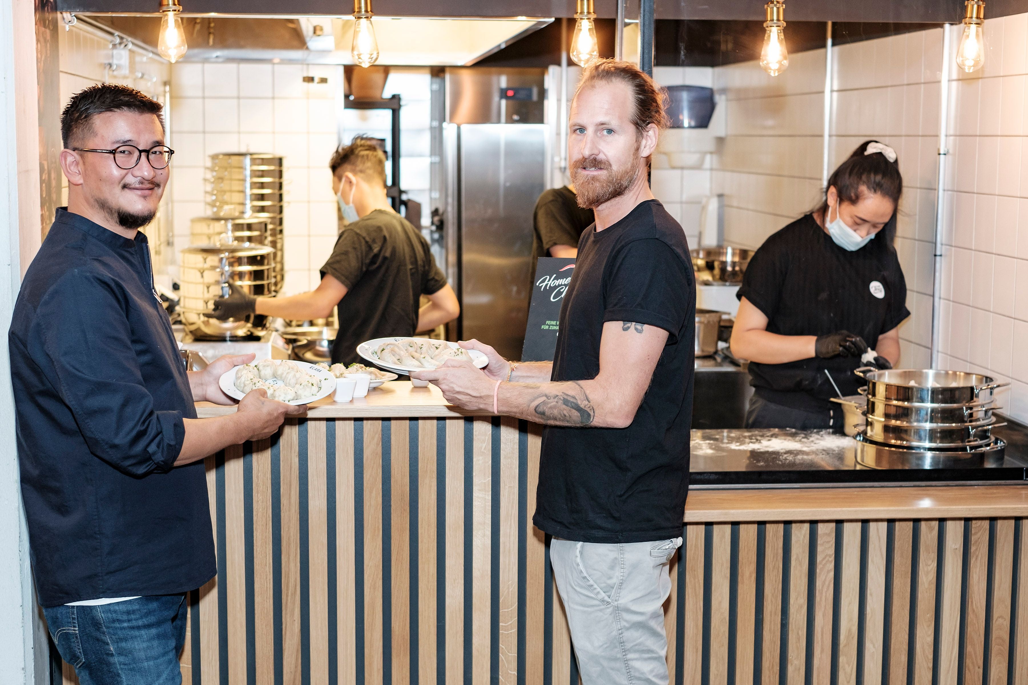 Tenz Momo plant Take-Away-Filiale im Bahnhof Luzern