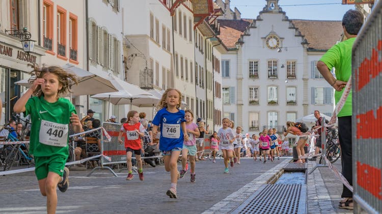Der Altstadtlauf Aarau ist bei den Kleinen ein Hit. (Fabio Baranzini/Zvg)