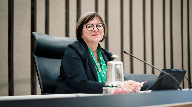 Sofia Karakostas: Fürs Foto nimmt sie schon mal auf dem Präsidiumssessel im Zürcher Parlament Platz. (Bild: Andrea Zahler)