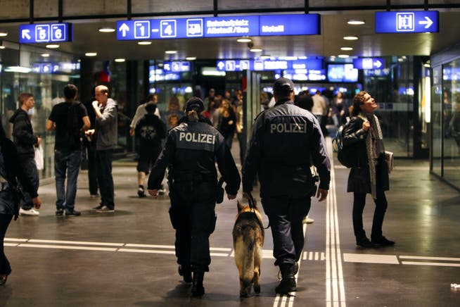 Schweizweit nimmt die Gewalt an Bahnhöfen zu. Wie die Situation im Kanton Zug aussieht, ist derweil nicht bekannt.