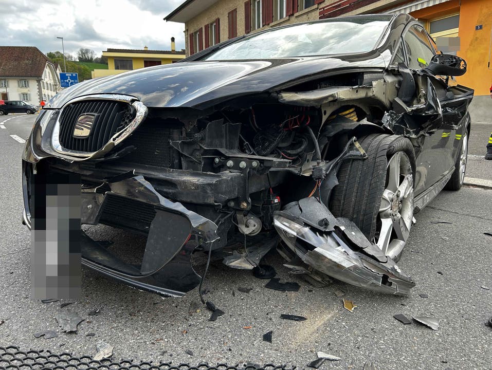 St. Gallen - Brems- mit Gaspedal verwechselt: Lernfahrerin landet mit Auto  auf dem Dach