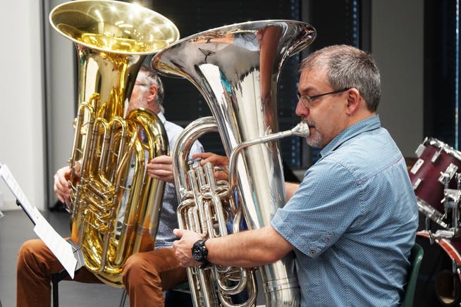 Die Brass Band Schattdorf und die Brass Band Uri bereiten sich auf ihr Jahreskonzert vor. Das Motto lautet «Brass of the North».