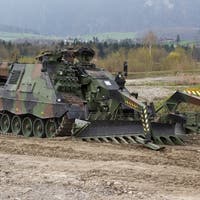 The international pressure is great – now Switzerland is supposed to lend the Ukraine mine clearing tanks