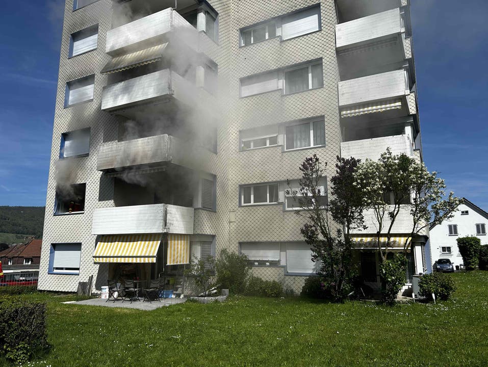 Neuenhof, 4. Mai: In einer Wohnung ein Brand aus, der erheblichen Schaden anrichtete. Verletzt wurde niemand.