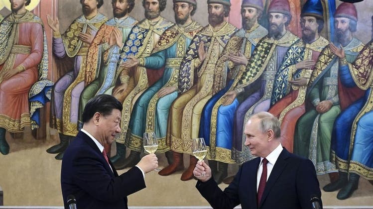 Zelebrieren ihre Partnerschaft: der chinesische Präsident Xi Jinping (links) und Wladimir Putin. (Bild: Keystone (März 2023))