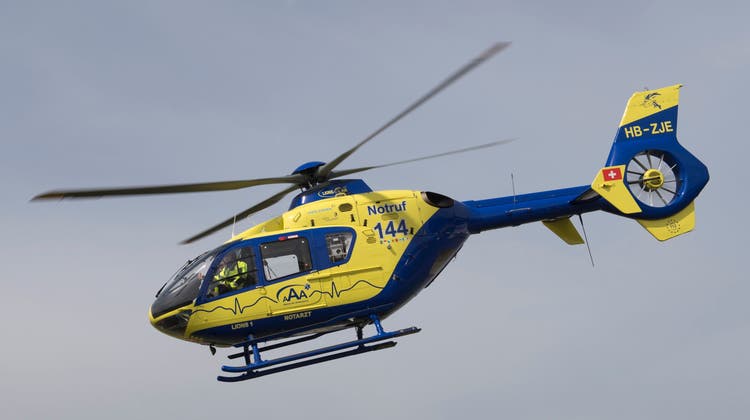 Die AAA Alpine Air Ambulance AG hat eine Basis für ihre Rettungshelikopter auf dem Flugplatz Birrfeld. (Bild: Alex Spichale)