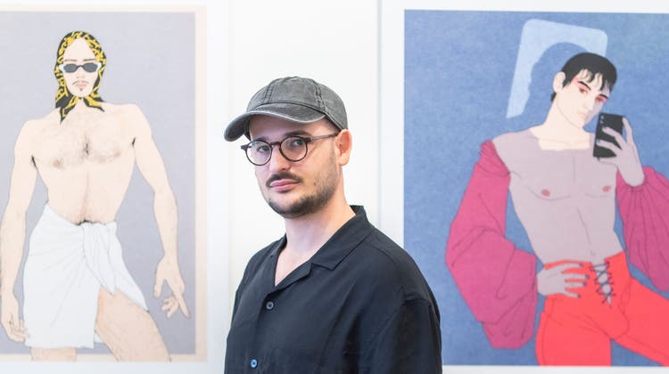 Der kubanische Künstler José Angel Nazabal stellt seine Werke in der Löwengalerie in Luzern aus. Nazabal gehört der queeren Community in Havanna an. In seiner Kunst fühlt er sich auch von David Hockney inspiriert. (Bild: Pius Amrein  (Luzern, 10. 5. 2023))