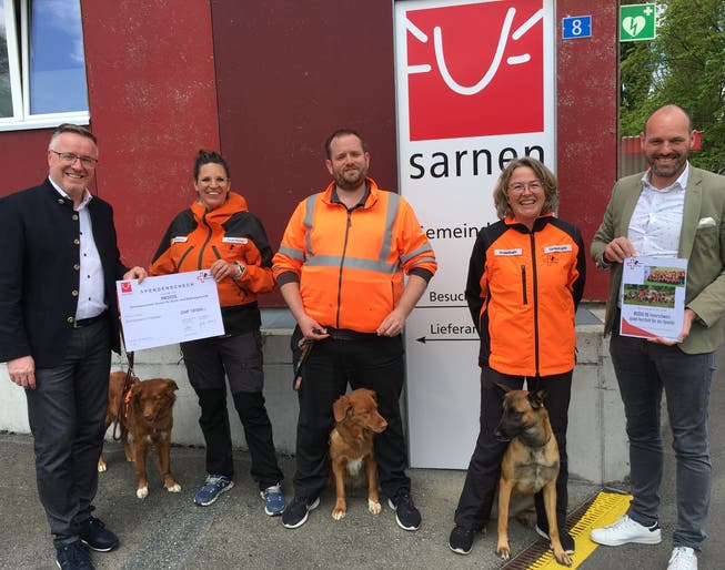 Die Gemeinde Sarnen hat 20'000 Franken an die Organisationen des Schweizerischen Roten Kreuzes und Redog gespendet.