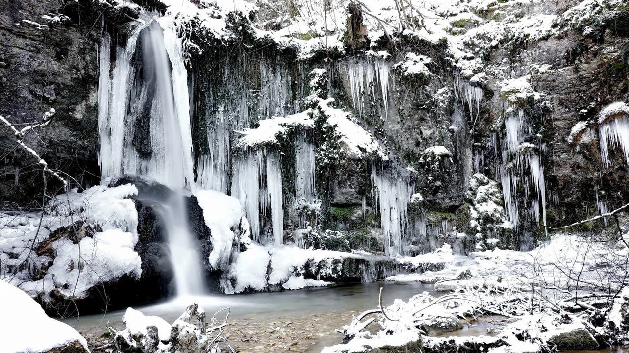 Der Wasserfall ist auch im Winter ein Besuch wert. Bild von 2018.