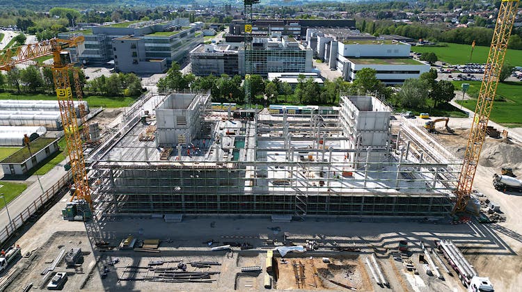 Der 500-Millionen-Franken-Bau von Lonza in Stein wird fünfgeschossig und insgesamt 122’000 Kubikmeter umfassen. (Bild: zVg)