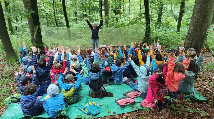 Zauberhafter Märchen-Nachmittag im Wald zum Schweizer Vorlesetag am 24. Mai 2023