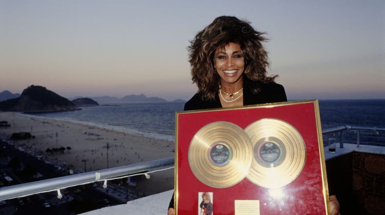 Ike Turner (1931– 2007) posiert mit Tina Turner 1964. (Getty)