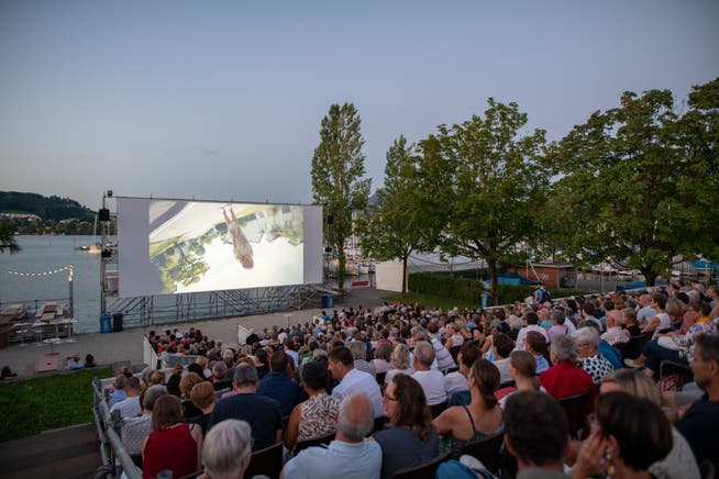 Das Open Air Kino Luzern am Alpenquai. Im Bild ist das Open Air Kino in Luzern am Alpenquai (foto: roger gruetter)