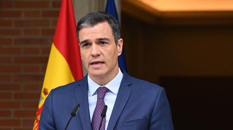 «Ich persönlich übernehme die Verantwortung für die Resultate meiner Partei»: Spaniens Regierungschef Pedro Sánchez ruft Neuwahlen aus. (Bild: Moncloa/Borja Puig De La Bellaca/EPA)