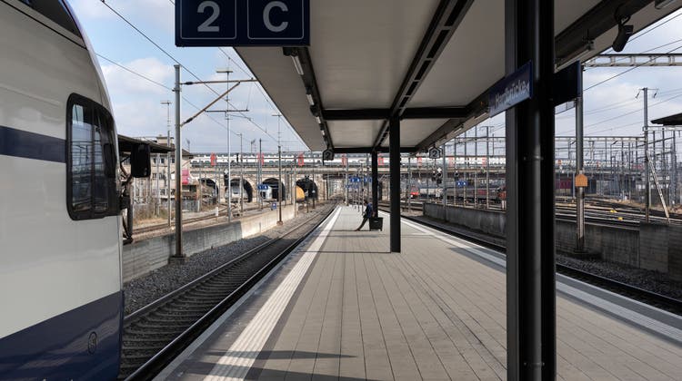Ein Vorfall am Bahnhof Hardbrücke in Zürich endete glimpflich. (Keystone)