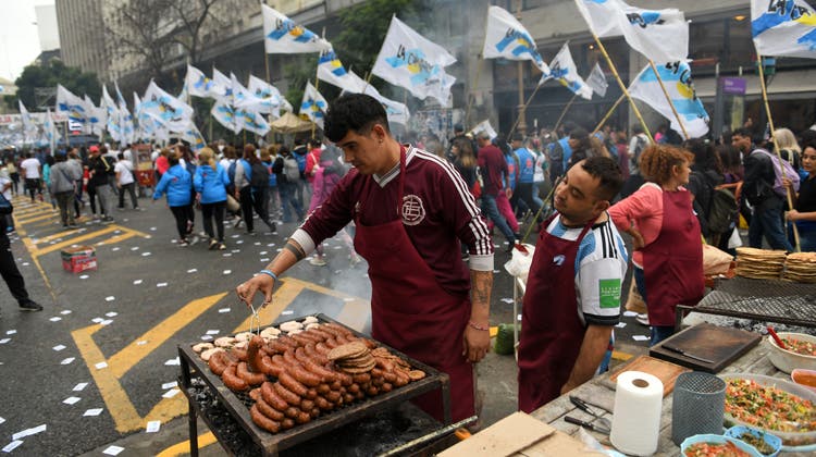 Argentinier feiern den 25. Mai, einer ihrer wichtigsten Feiertage. (Enrique Garcia Medina/Keystone(25.05.2023))