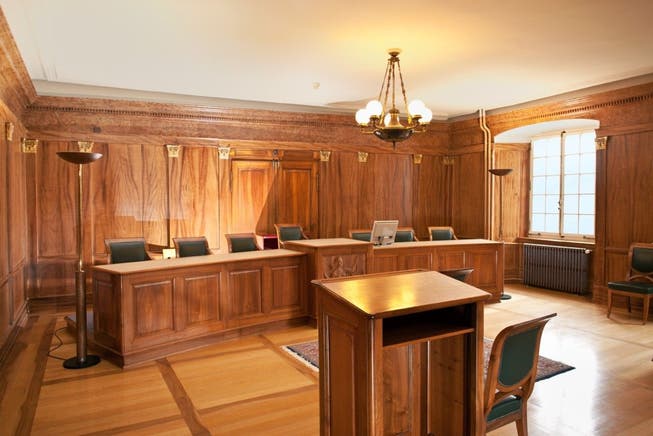 Blick in den Gerichtssaal des Bezirksgerichts Bremgarten.