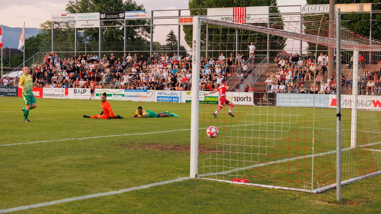 Emmanuel Mast trifft in der 49. Minute zum 1:0 für den FC Solothurn, kurz vor Schluss wird er nachdoppeln. (Tom Ulrich)