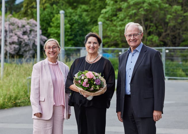 Spitex-Geschäftsführerin Irène Röttger, Referentin Bettina Ugolini und Spitex-Präsident Hans Wallimann (von links).