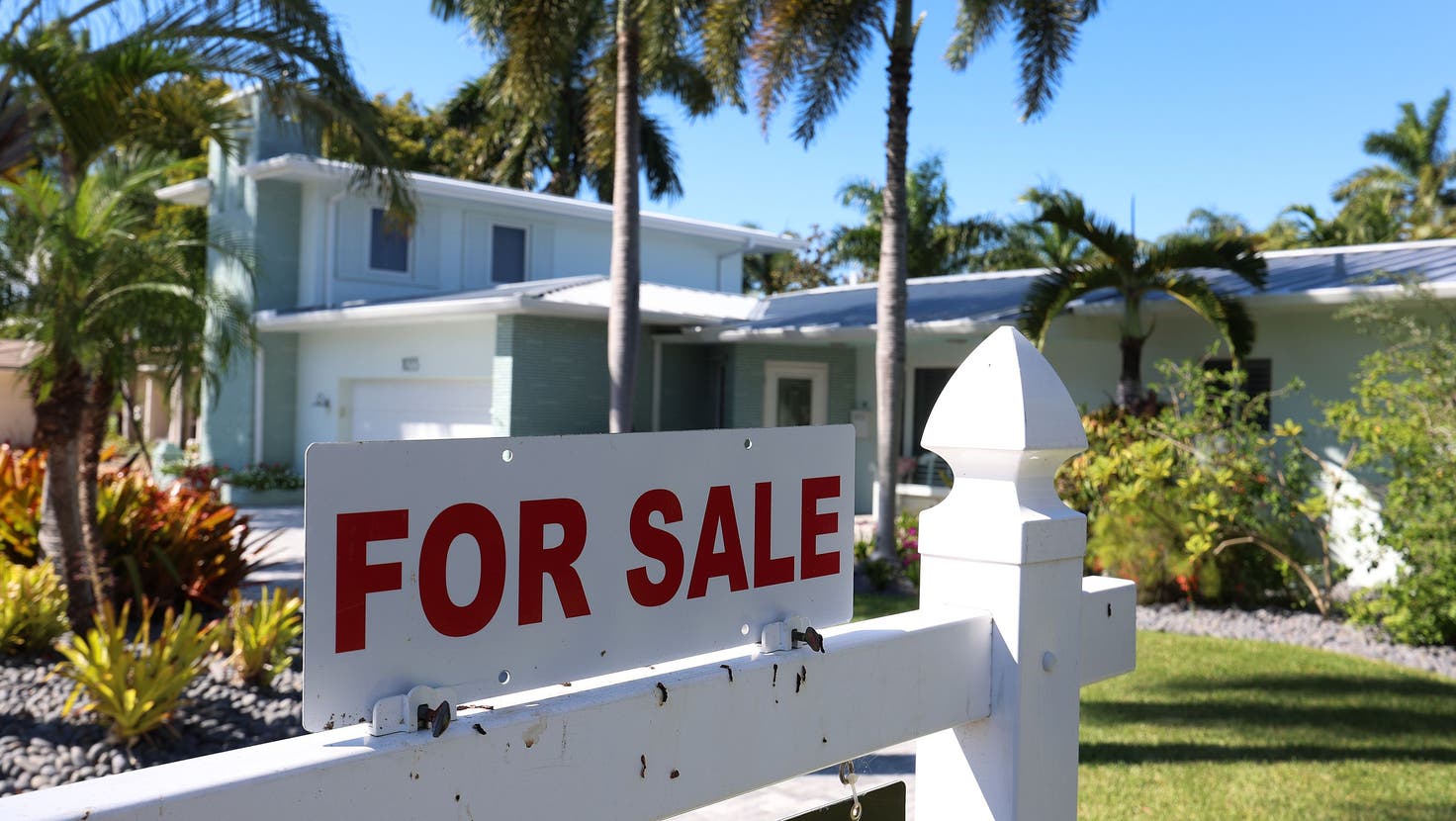 In etlichen Ländern sinken Häuserpreise sinken - zum Beispiel in den USA. (Joe Raedle / Getty Images North America)