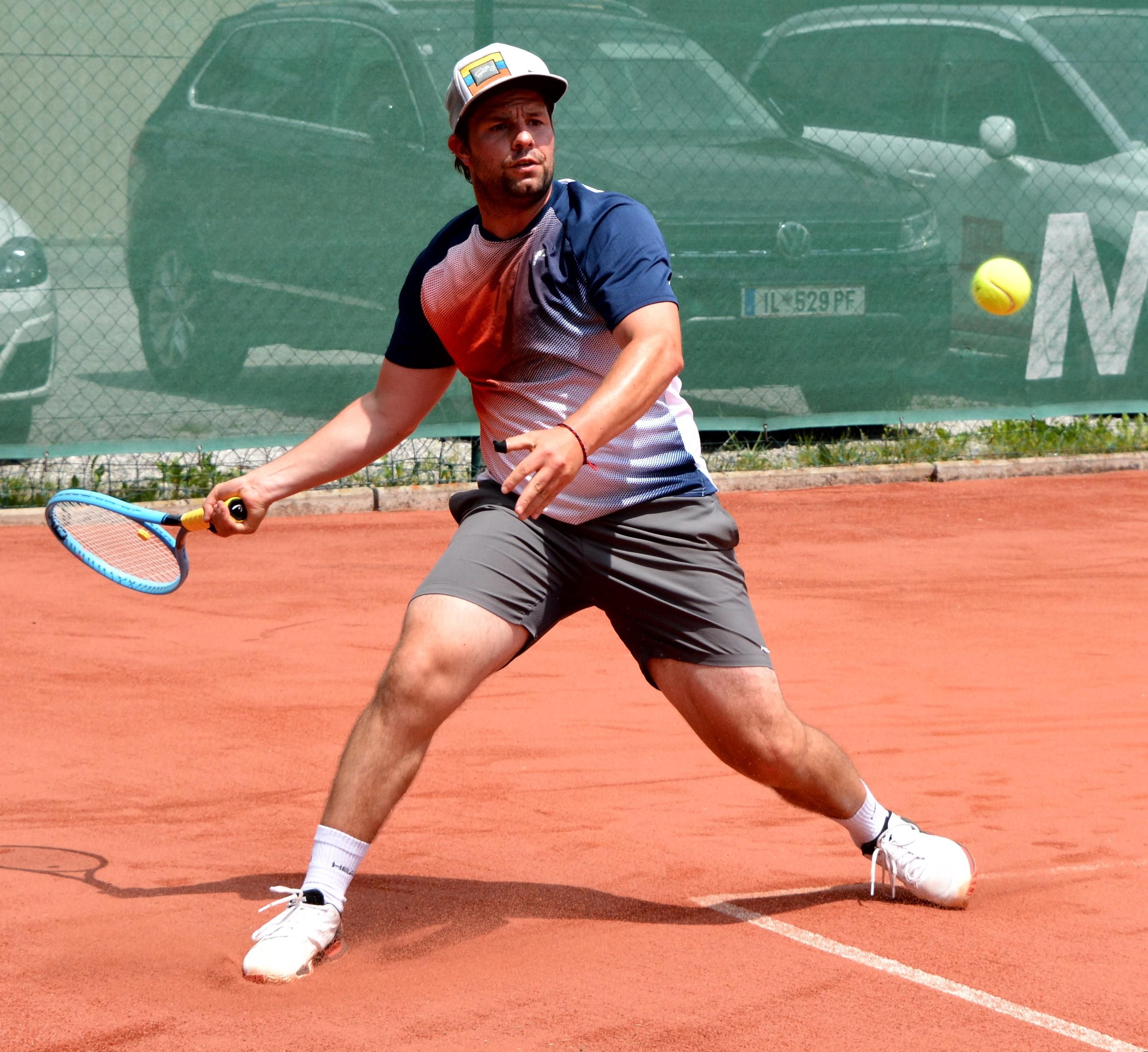 So Lebt Der Olympiasieger: Beat Feuz Auf Dem Tennisplatz