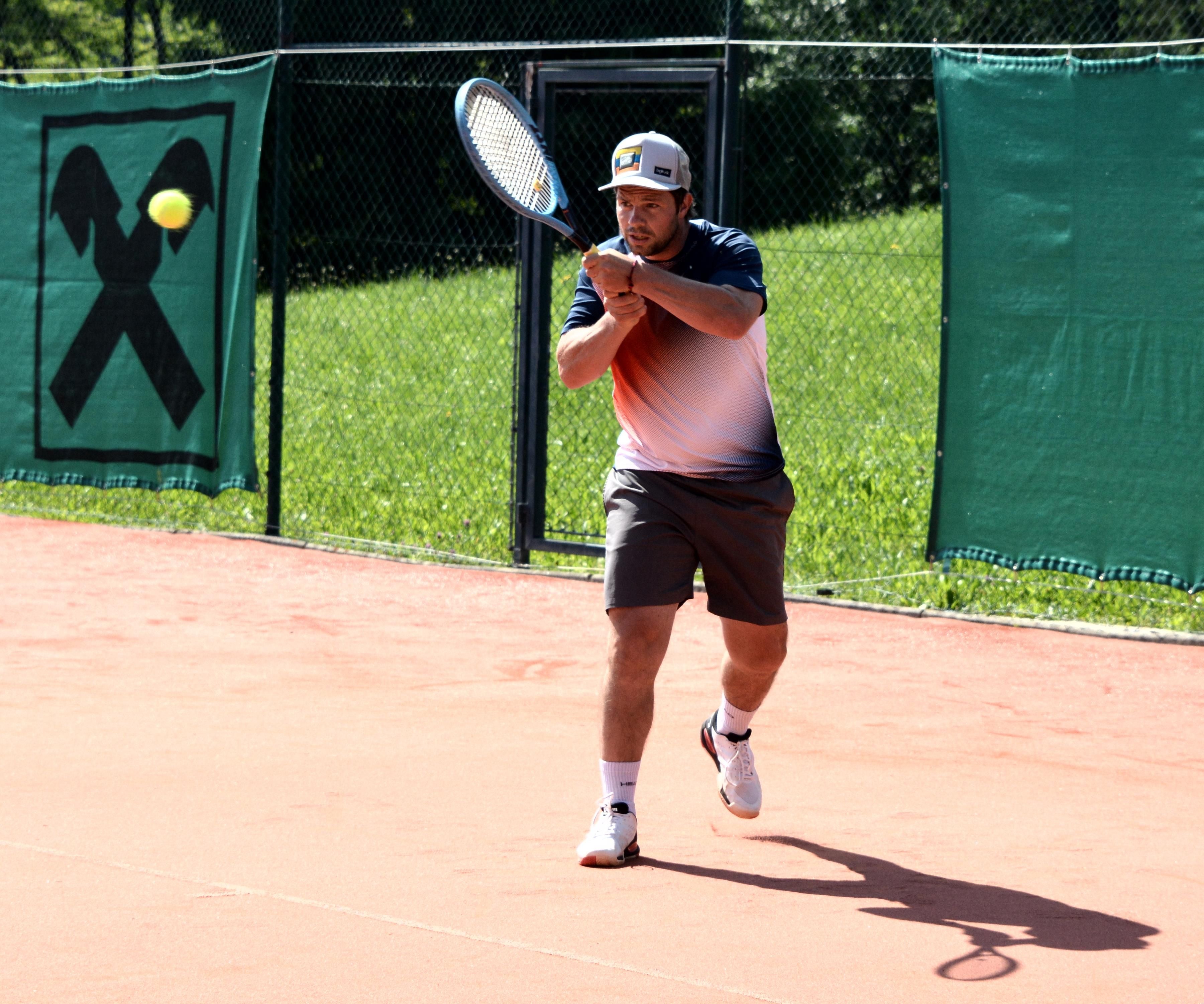 So Lebt Der Olympiasieger: Beat Feuz Auf Dem Tennisplatz