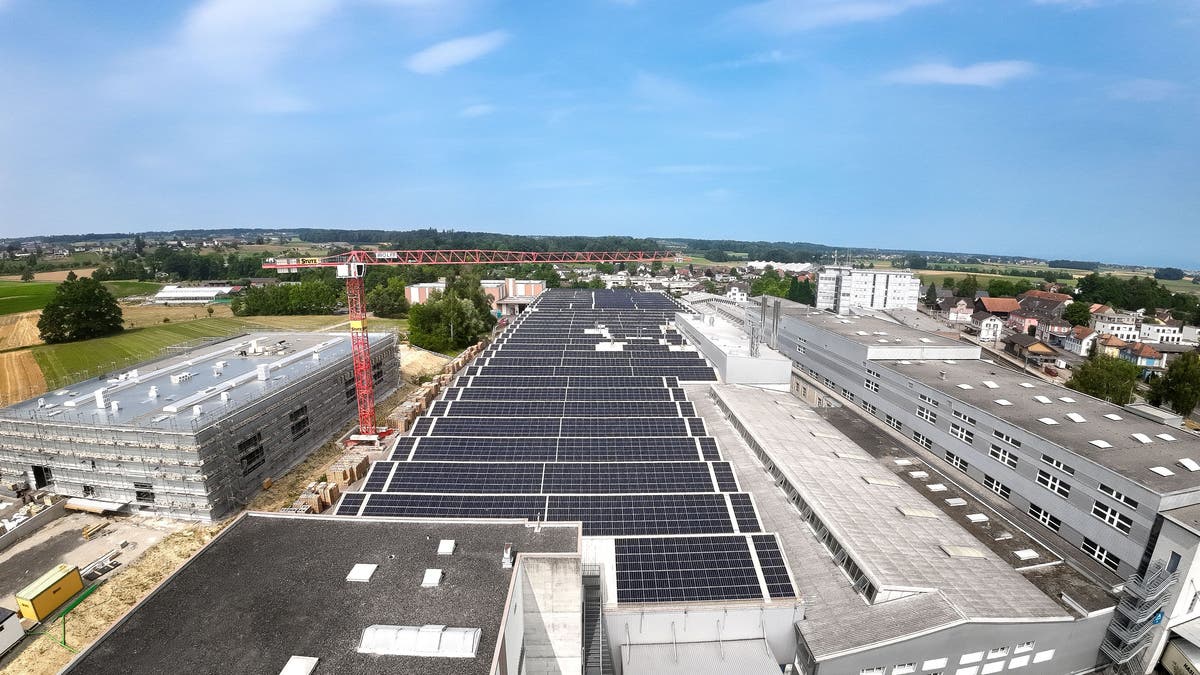 Lista-nimmt-in-Erlen-die-gr-sste-Photovoltaikanlage-im-Thurgau-in-Betrieb