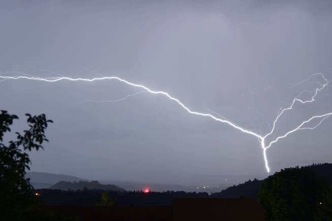 Lightning strike in Wildegg (AG).