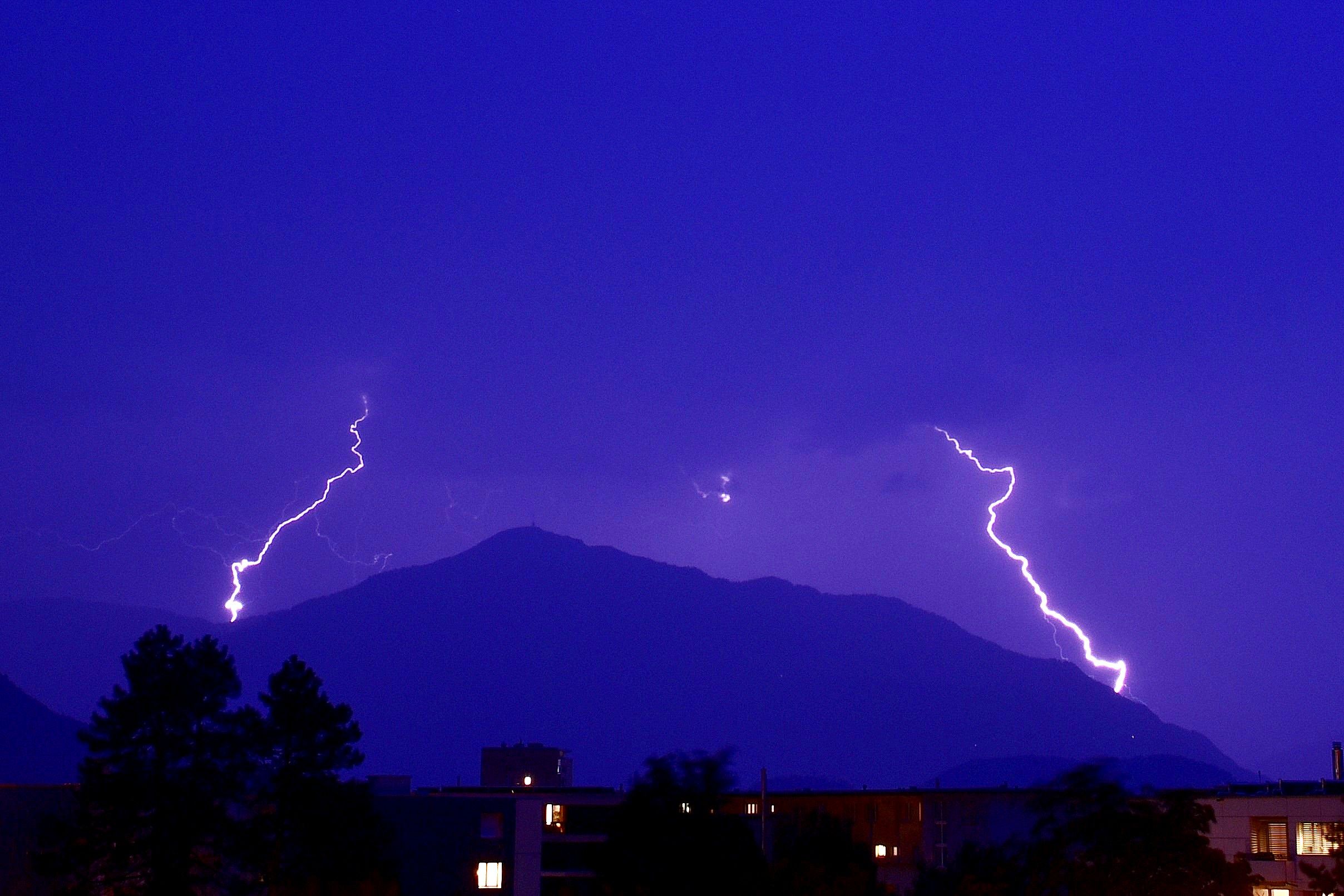3000 Blitze im Kanton Luzern – das Unwetter in Bildern und Videos