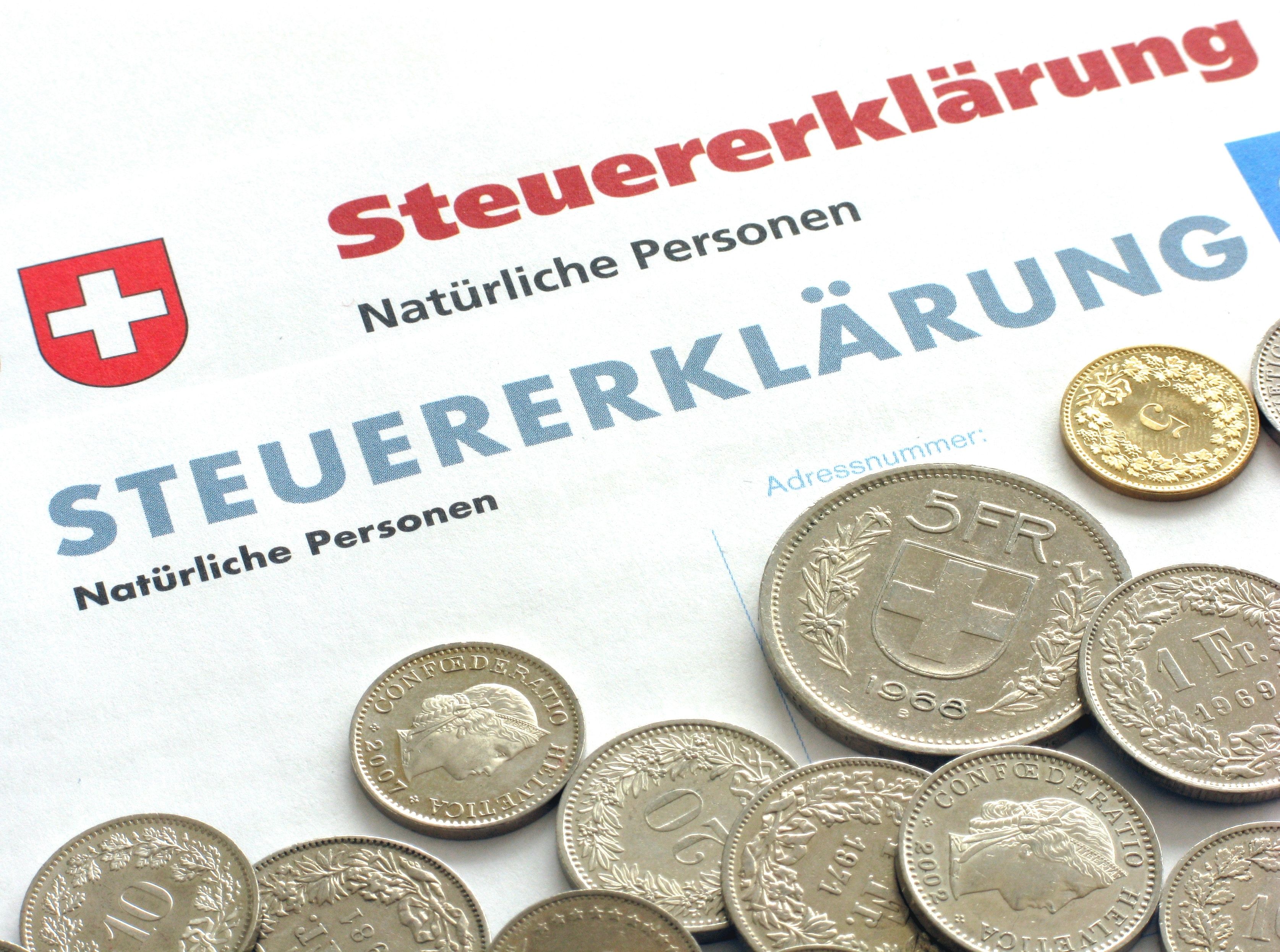 Mit Steuern Geld Verdienen: Zug Und Luzern Zahlen Besser Als Jede Bank