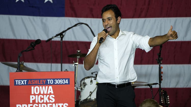 Der republikanische Präsidentschaftskandidat Vivek Ramaswamy während eines Auftrittes in Cedar Rapids (Iowa) am vergangenen Sonntag. (Bild: Charlie Neibergall/AP)
