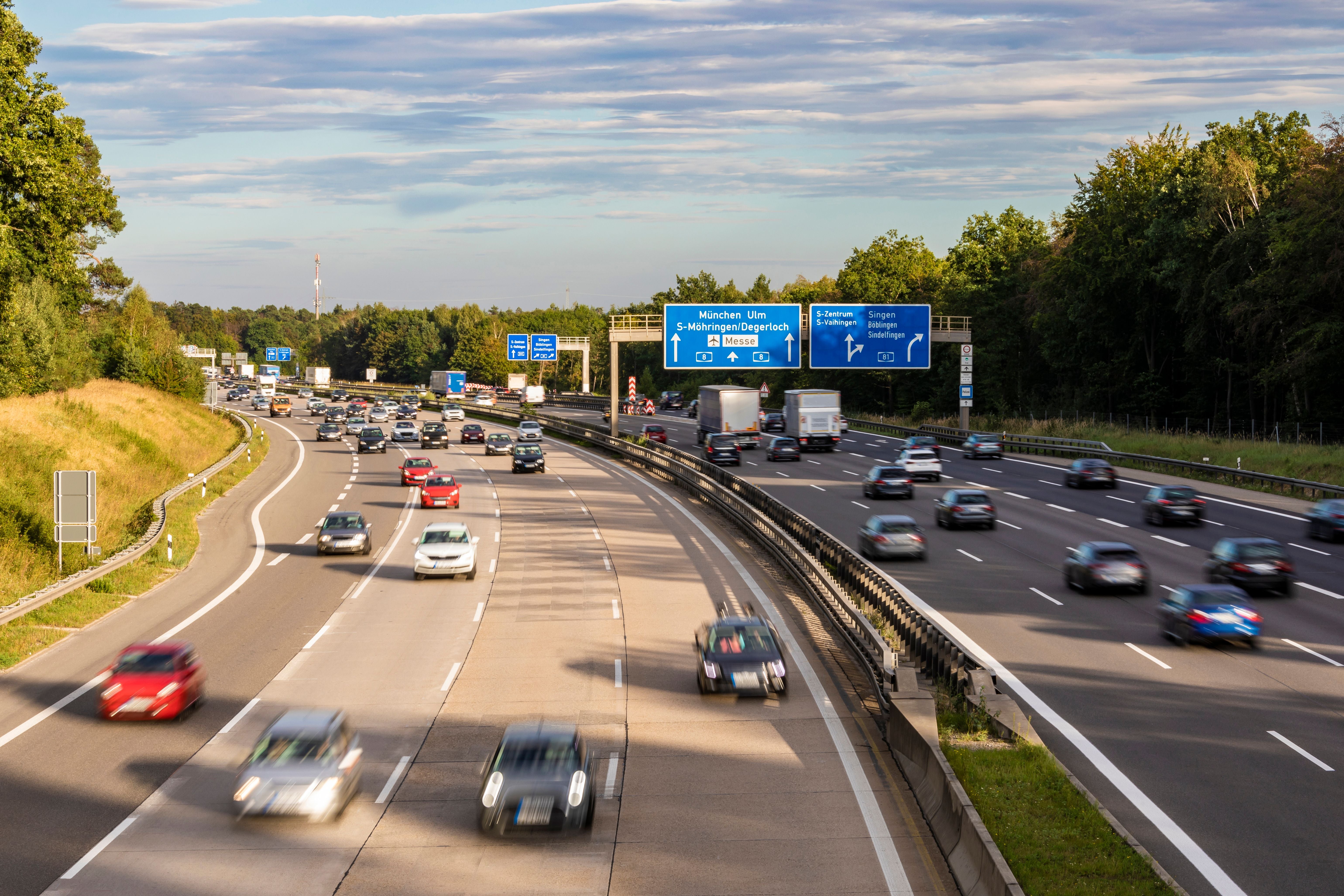 Deutschlands Autobahnen: Rasen Ohne Limit?