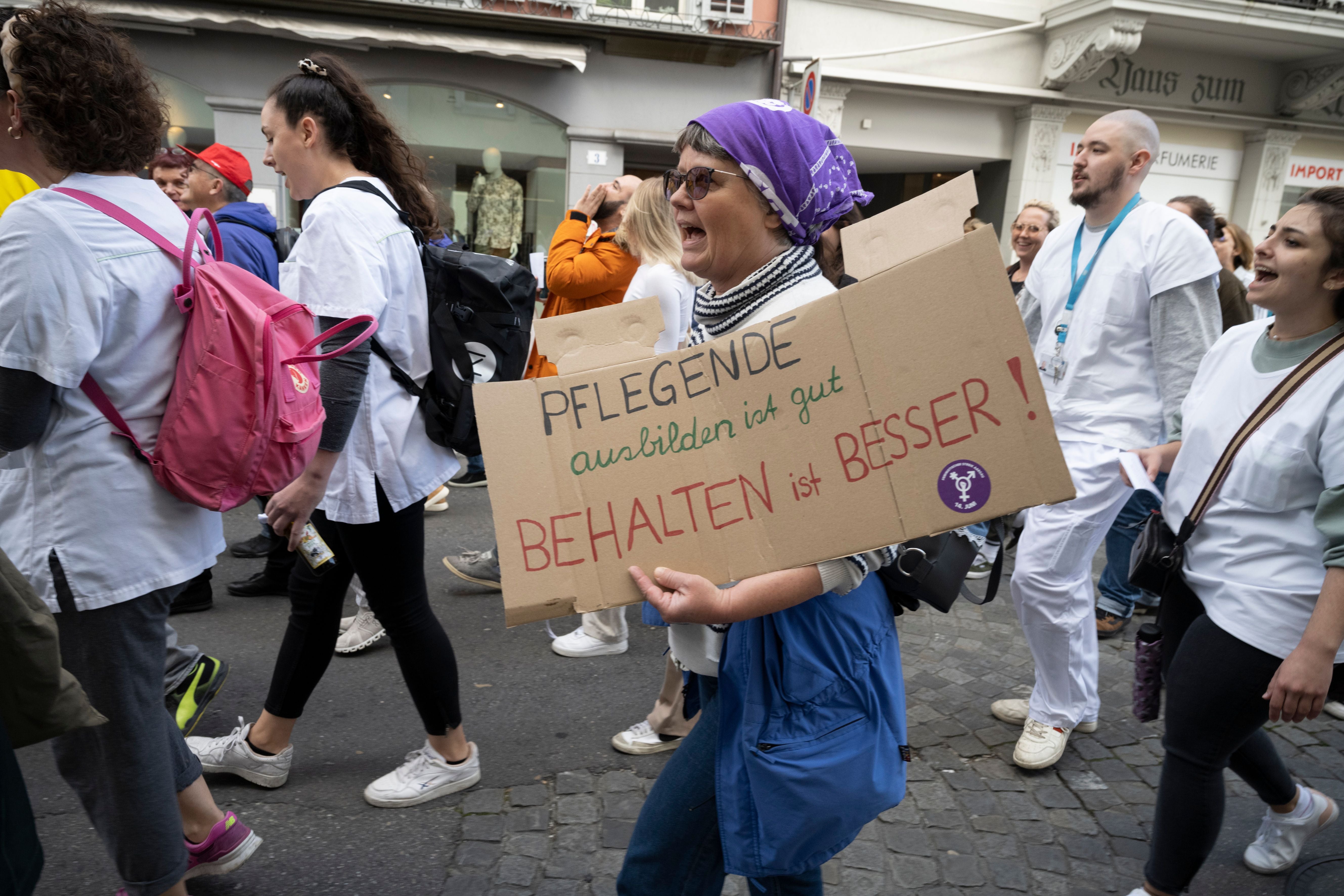 Pflegeinitiative: Umsetzung Im Aargau Heftig Umstritten