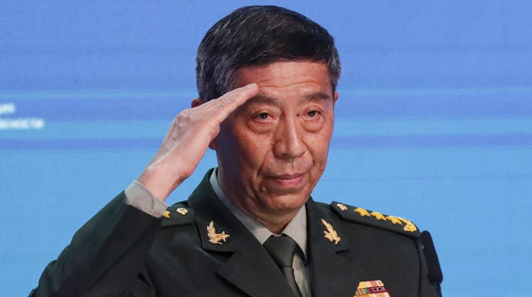 Der chinesische Verteidigungsminister war seit zwei Wochen nicht mehr in der Öffentlichkeit. (Bild: Yuri Kochetkov/EPA)