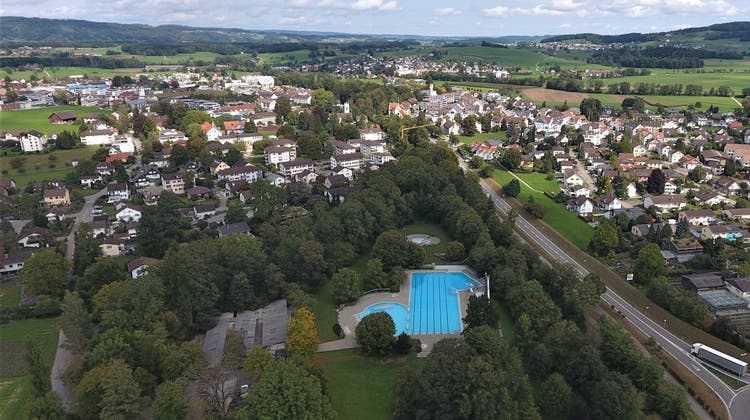 Laut Gemeindepräsidentin «Die schönste Badi der Region»: Das Parkbad an der Murg in Münchwilen. (Bild: Olaf Kühne)