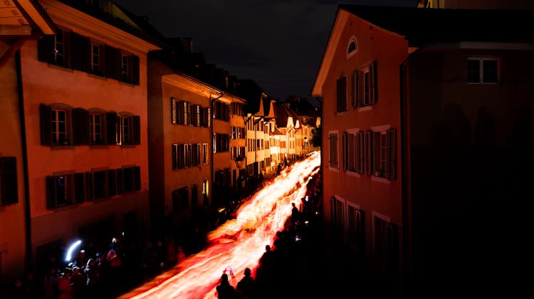 Der Lichterumzug in der Aarauer Altstadt. (Bild: Fabio Baranzini)