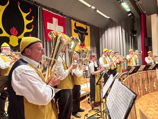 Die Blaskapelle Böhmisch plus bot an ihrem Jahreskonzert ein äusserst abwechslungsreiches Programm mit diversen Showeinlagen.