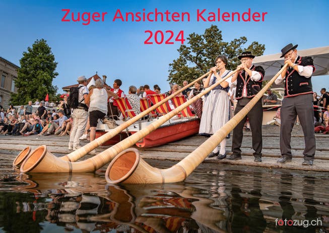 Auf der Front des neuen Fotokalenders von Christian Herbert Hildebrand ist ein eindrücklicher Moment des Eidgenössischen Jodlerfests Zug 2023 zu sehen. 