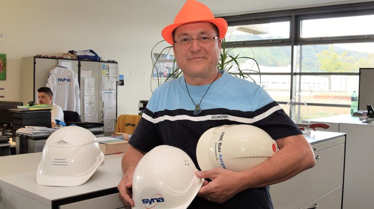 Mitte-Nationalratskandidat Oliver Hippele ist seit 2008 bei der Gewerkschaft Syna tätig – hier im Büro am Standort Brugg. (Bild: Michael Hunziker)
